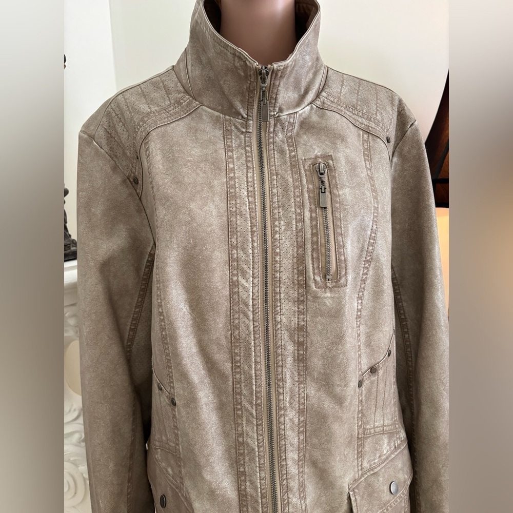 Elegant PU Tan Utility Jacket for Women - Picture 3 of 11